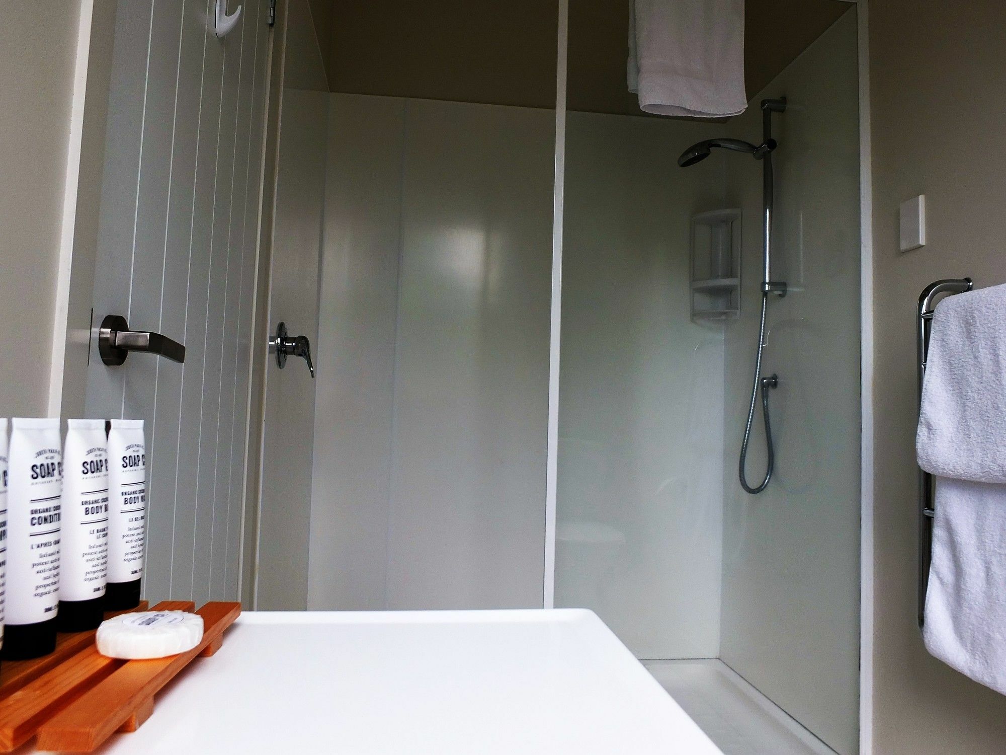 Le Chalet Waiheke Apartments Ostend Kültér fotó